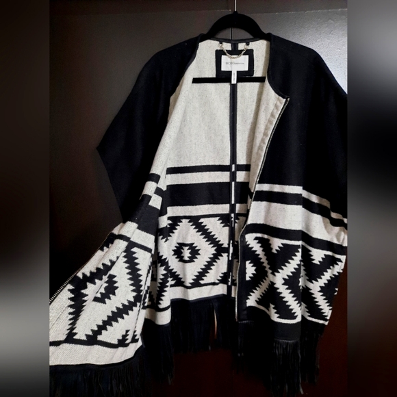 BCBG Wool Blend Poncho Style Zip Jacket - Picture 4 of 11